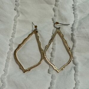 Kendra Scott Sophee Drop Earrings in Gold